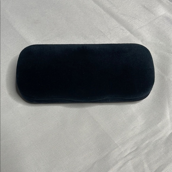 GUCCI Black Velvet Eyeglass Case - Picture 3 of 4